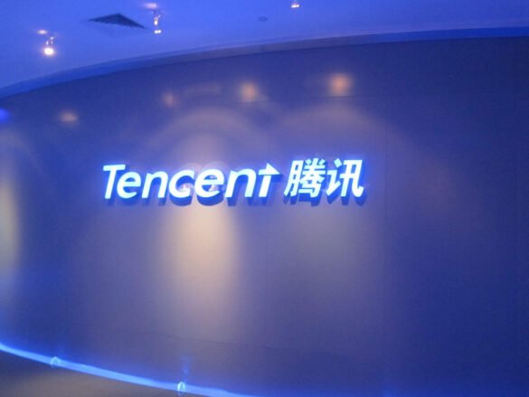 Le géant technologique chinois Tencent a officiellement lancé son propre chatbot d'intelligence artificielle (IA)